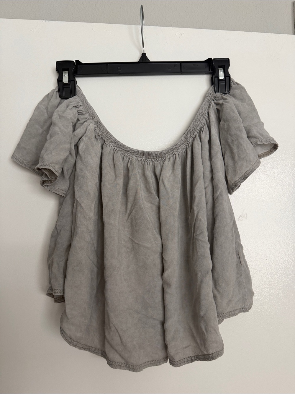 Ollie & Chloe Gray Off Shoulder Flutter Sleeve Blouse Boho Top Size S